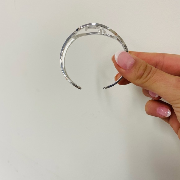 Abstract face silver bracelet - Picture 4 of 5